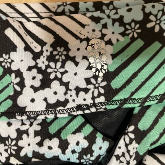 New People Movement Under Control leggings size XS
NWT
Brand new - Picture 4 of 7